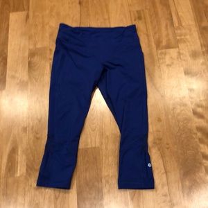 Lululemon blue crops